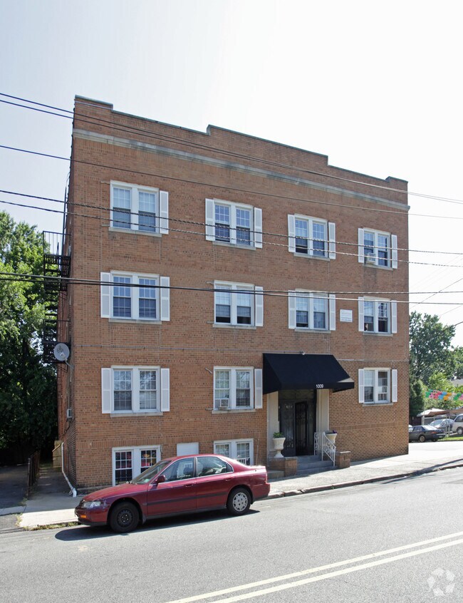 1009 Chancellor Ave 1009 Chancellor Ave Irvington NJ 07111