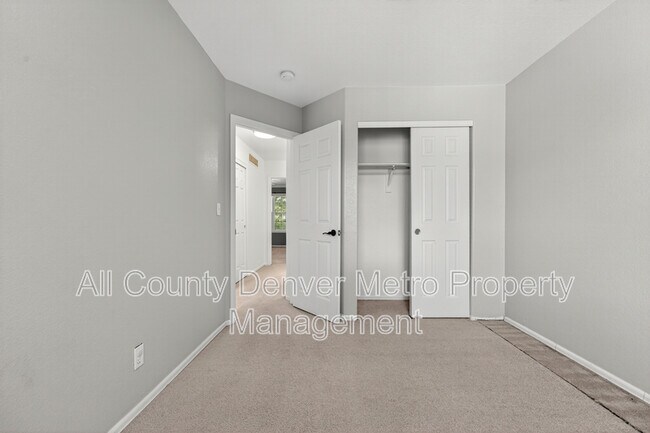 Building Photo - 10203 Vine Ct