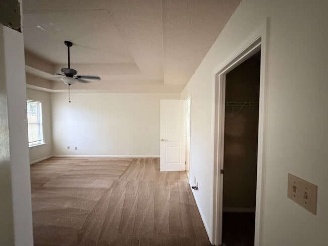 Building Photo - 3 Bedroom/2 Bath home in North Lake Subdiv...