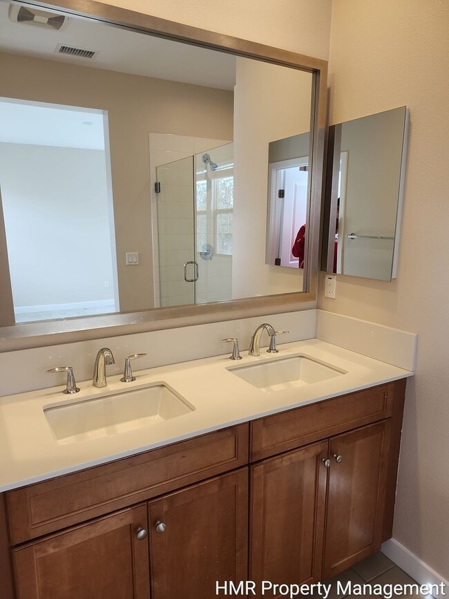 Building Photo - 2 Story Home 3 bedroom 2.5 bath in Glendora