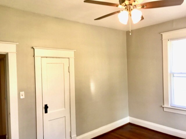 Building Photo - 306 Oakridge Blvd