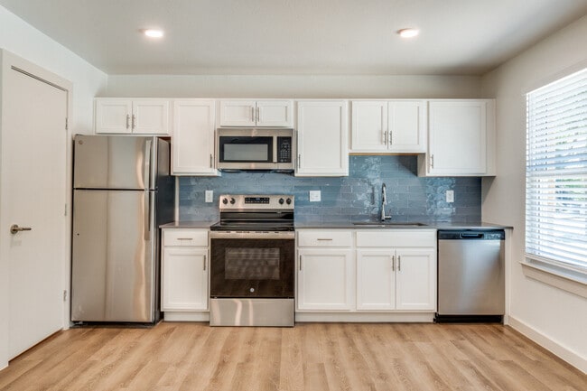 Building Photo - The Woodruff at Bishop Ridge