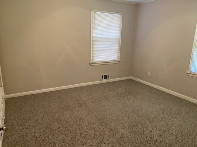 Building Photo - 2118 Carlton Way