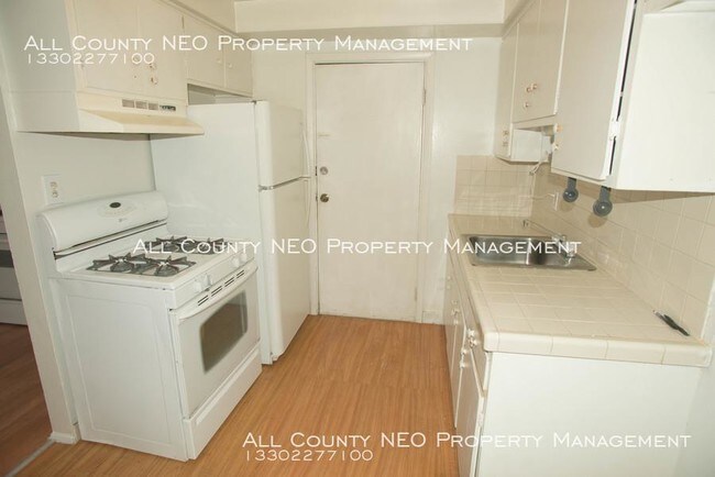 Building Photo - 3 bedroom in Cleveland Heights OH 44121