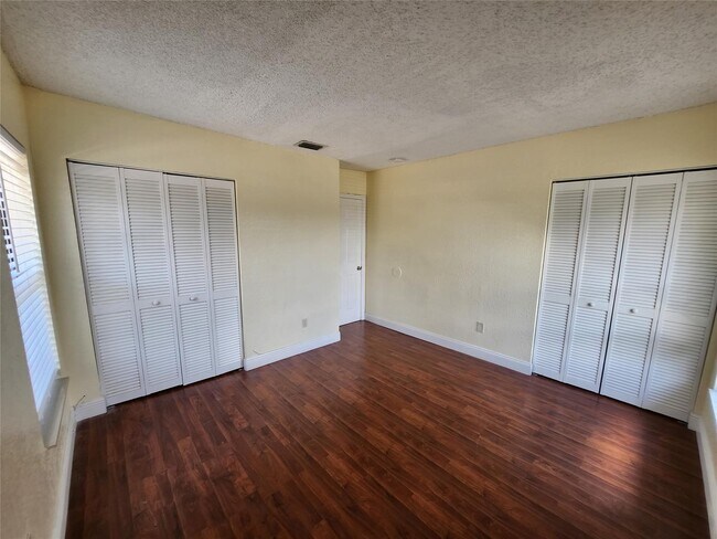Building Photo - 2400 NW 52nd Ave