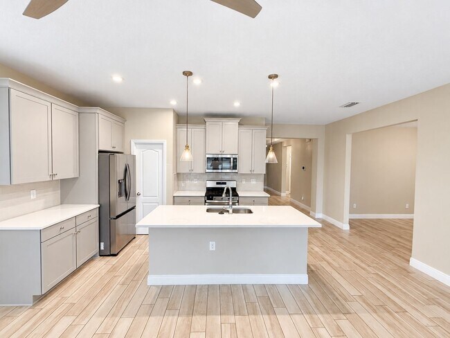 Building Photo - 5418 Silver Sun Dr