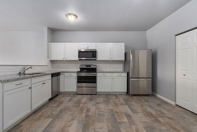 Building Photo - 5499 E Karen Ct