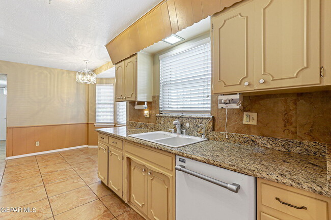 Building Photo - 9000 McCabe Dr
