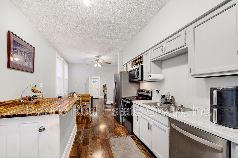 Building Photo - 1201 St Peter St