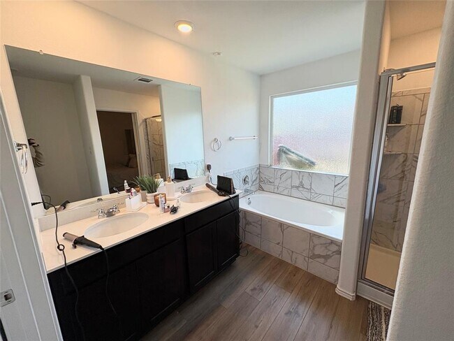 Building Photo - 322 Canley Lp