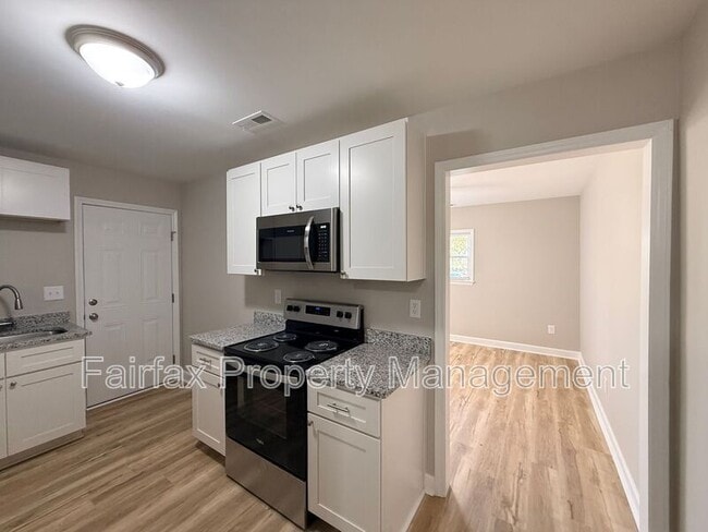 Building Photo - 2416 Owen St