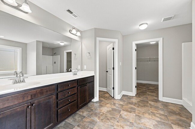 Building Photo - 208 Misty Cove Ct