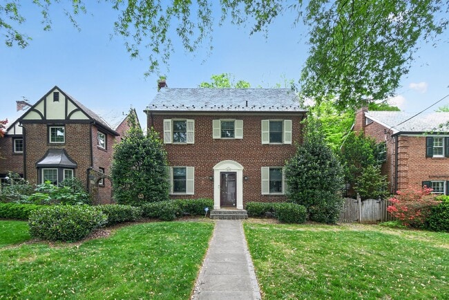 Building Photo - 4825 Butterworth Pl NW