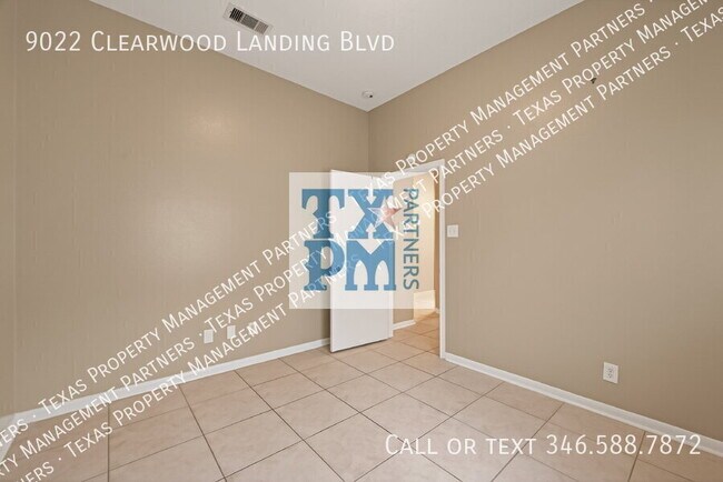 Building Photo - 9022 Clearwood Landing Blvd