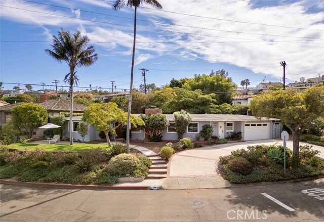 Building Photo - 301 Via Linda Vista