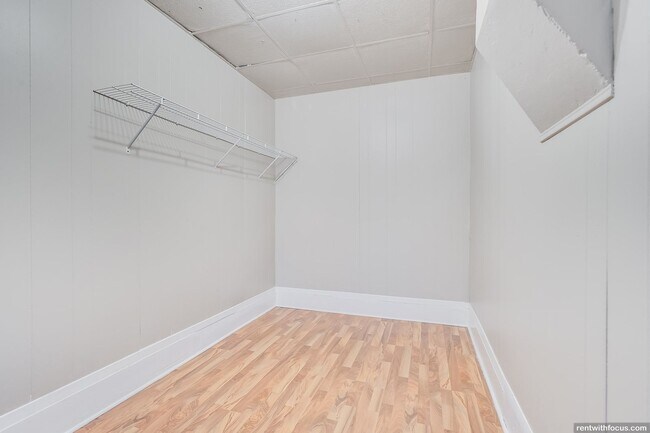 Building Photo - 645 5th St