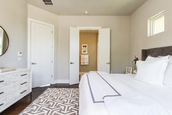 Building Photo - 2712 S 5th St