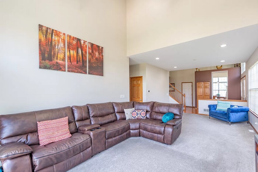 Building Photo - 168 Fountain Grass Cir