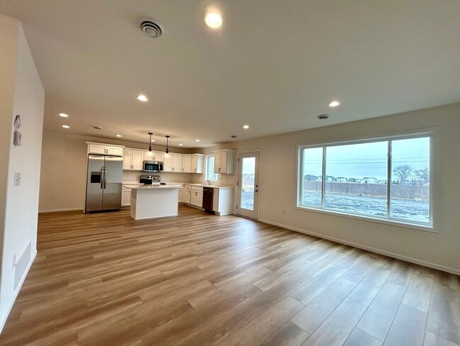 Building Photo - Spacious & Stylish 3-Bed Home with Modern Finishes and Attached 2-Stall Garage