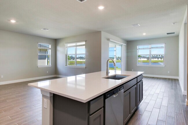 Building Photo - 8990 Dahlia Cir