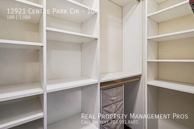 Building Photo - 12921 Centre Park Cir