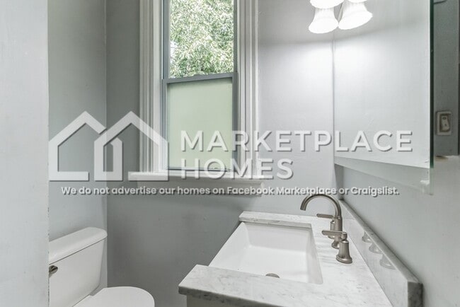 Building Photo - 2155 State St