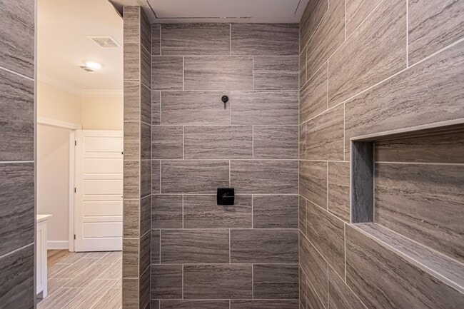 Building Photo - Newer Construction Home, WLR