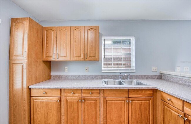 Building Photo - 6704 Interbay Blvd