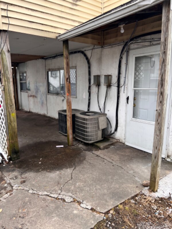 Building Photo - 109 7th St