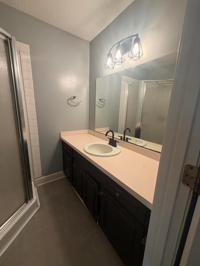 Building Photo - 720 Marigold St