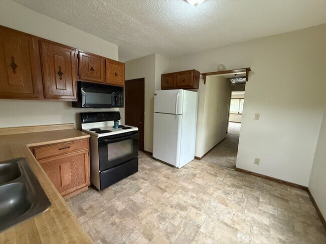 Building Photo - 813 N Capitol Heights