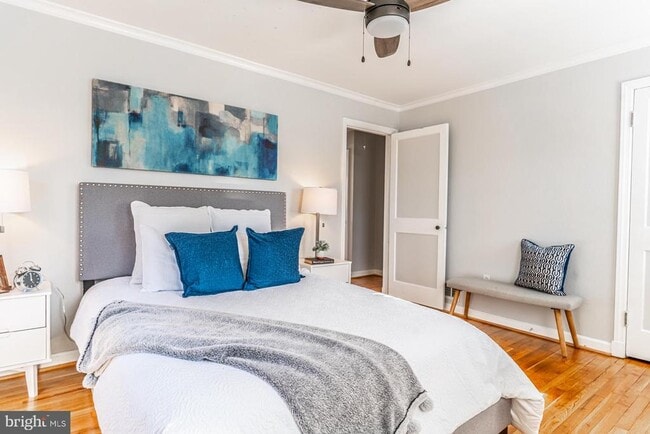 Building Photo - 2122 Arlington Terrace