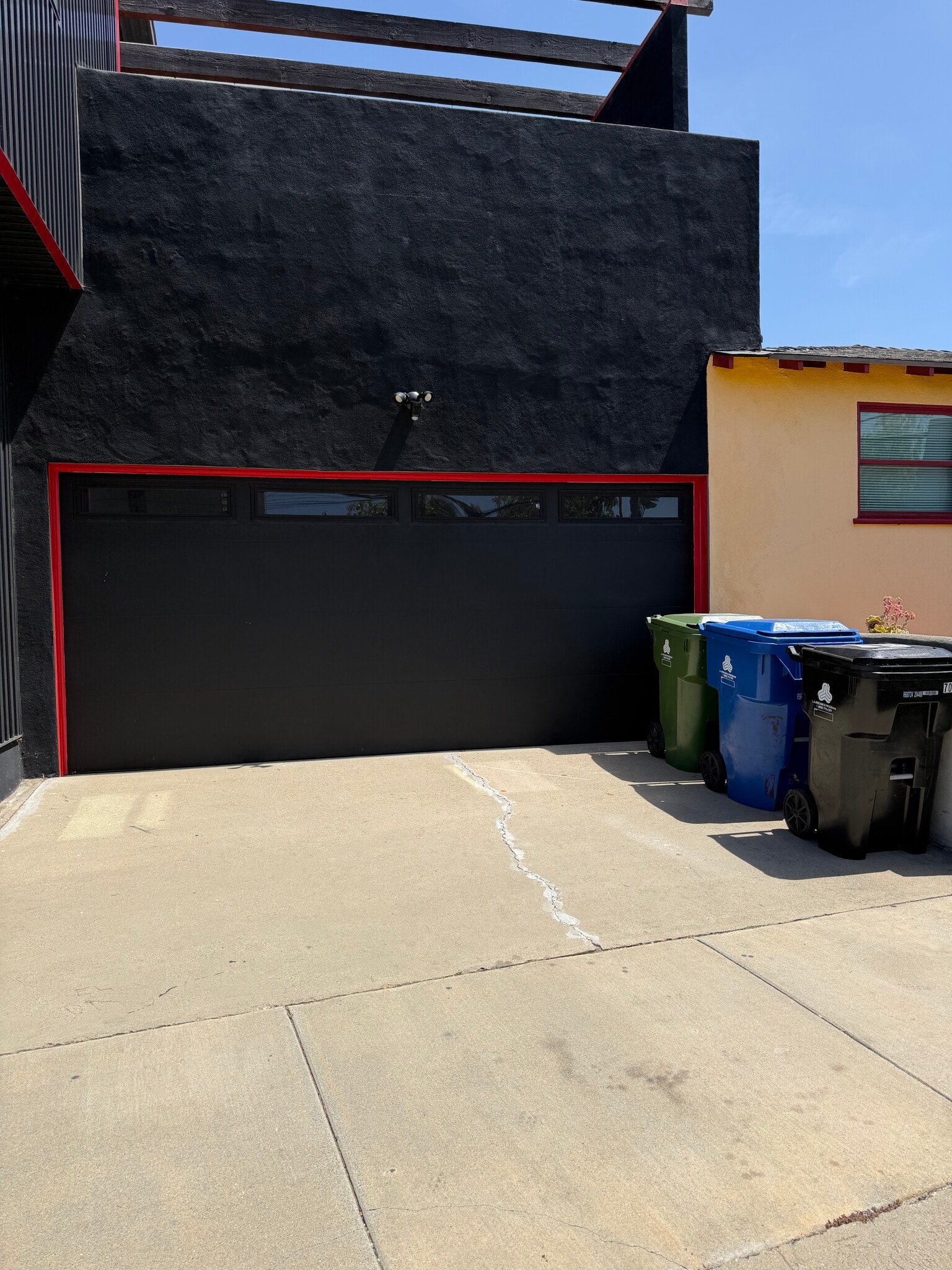 exterior garage - 701 Indiana Ave