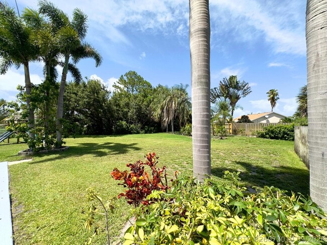 Building Photo - 1118 Fosters Mill Dr