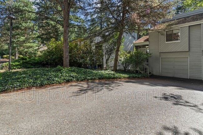Building Photo - 250 Cervantes Cir