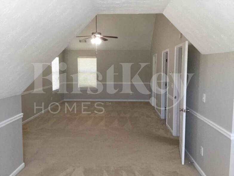 Building Photo - 3844 Hadley Rd