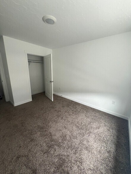 Building Photo - 1147 W 340 S