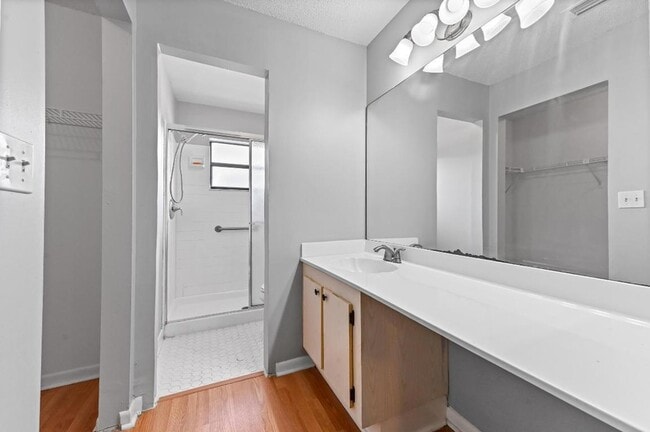 Building Photo - 81 Westecunk Dr