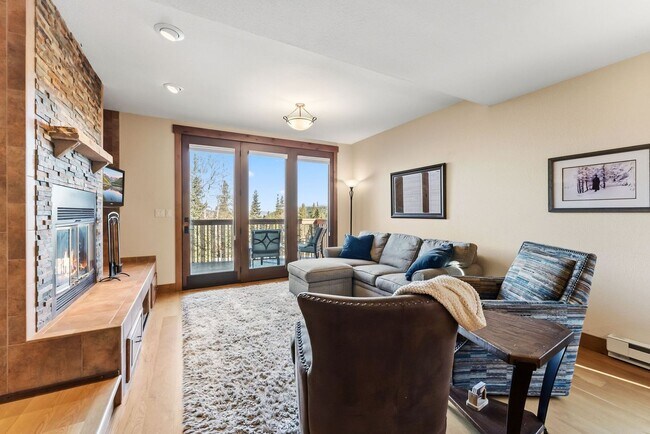 Building Photo - Breck 3-bedroom home with views! 12 month lease!