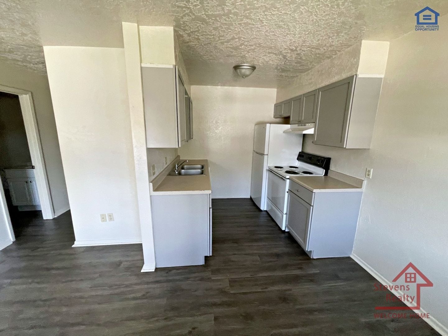 Building Photo - 1502 NW Kingsbury Ave