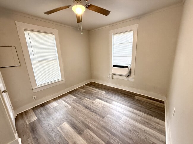 Building Photo - 705 Parkway