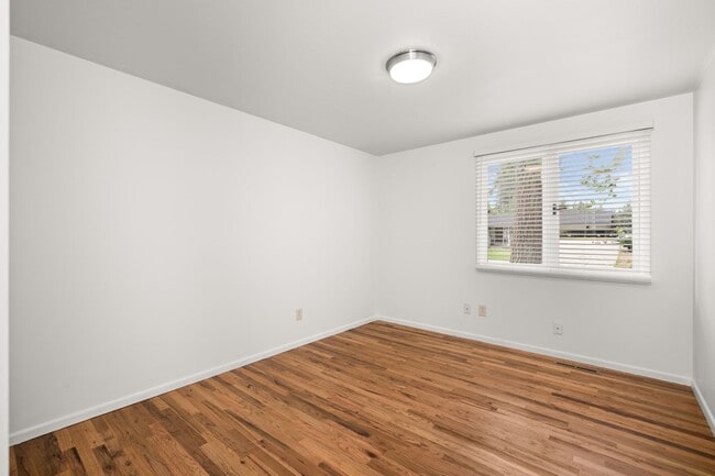 Building Photo - Must See!!!  5 bedroom in Mead School Dist...