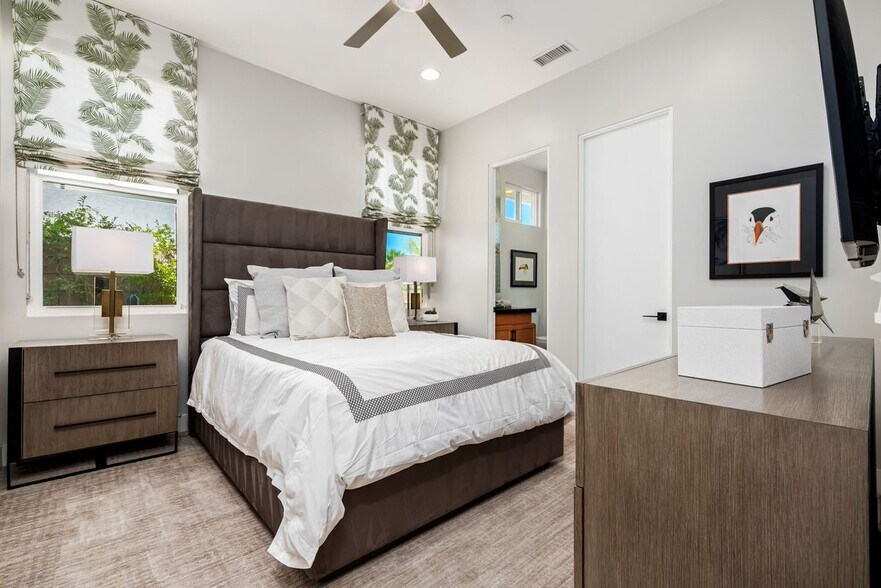 Building Photo - 4138 Indigo St