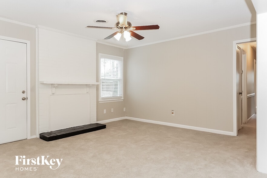 Building Photo - 4603 Chaucer Dr