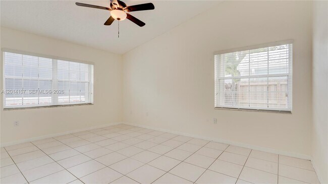 Building Photo - 6410 SW 112th Pl