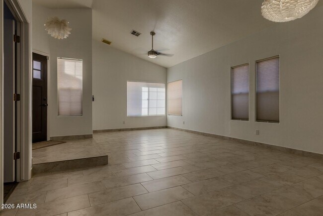 Building Photo - 3125 E Cottonwood Ln