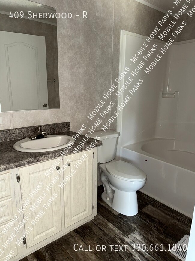 Building Photo - 409 Sherwood-R