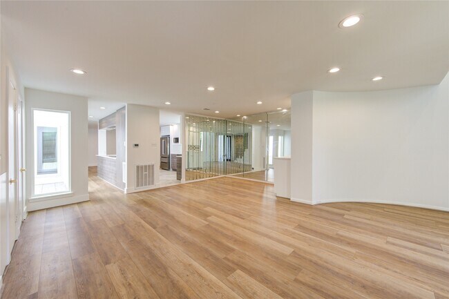 Building Photo - 7612 Olympia Dr