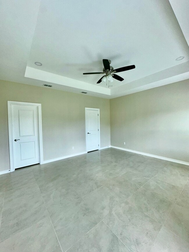 Building Photo - 5439 Barbwire Ln