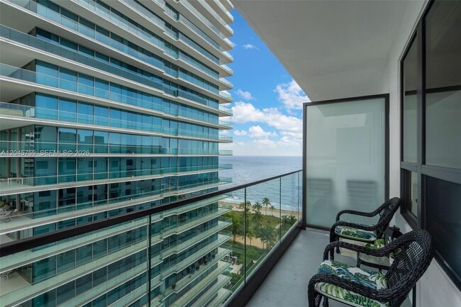 Building Photo - 10185 Collins Ave